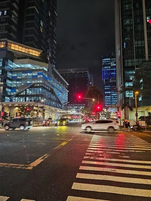 One Uptown Bgc Modern & Spacious, Great Location, 200Mbps & Washer Manila
