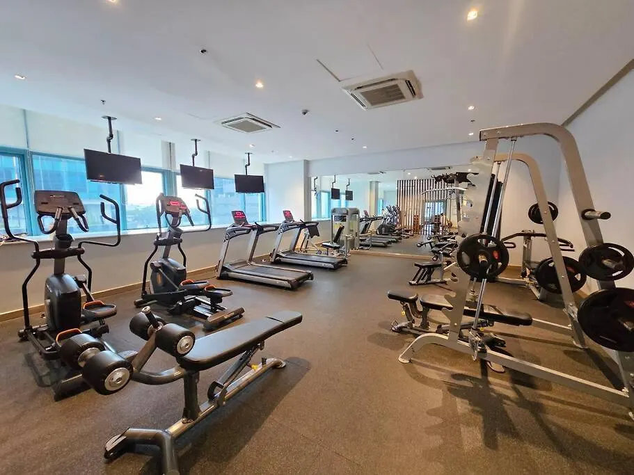 One Uptown Bgc Modern & Spacious, Great Location, 200Mbps & Washer Manila 0*,