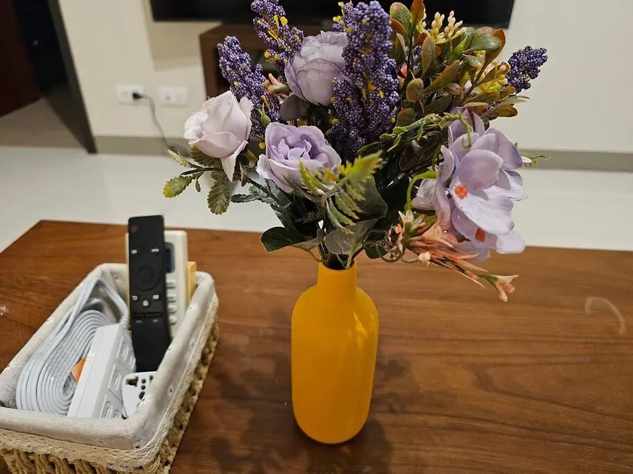 One Uptown Bgc Modern & Spacious, Great Location, 200Mbps & Washer Manilla