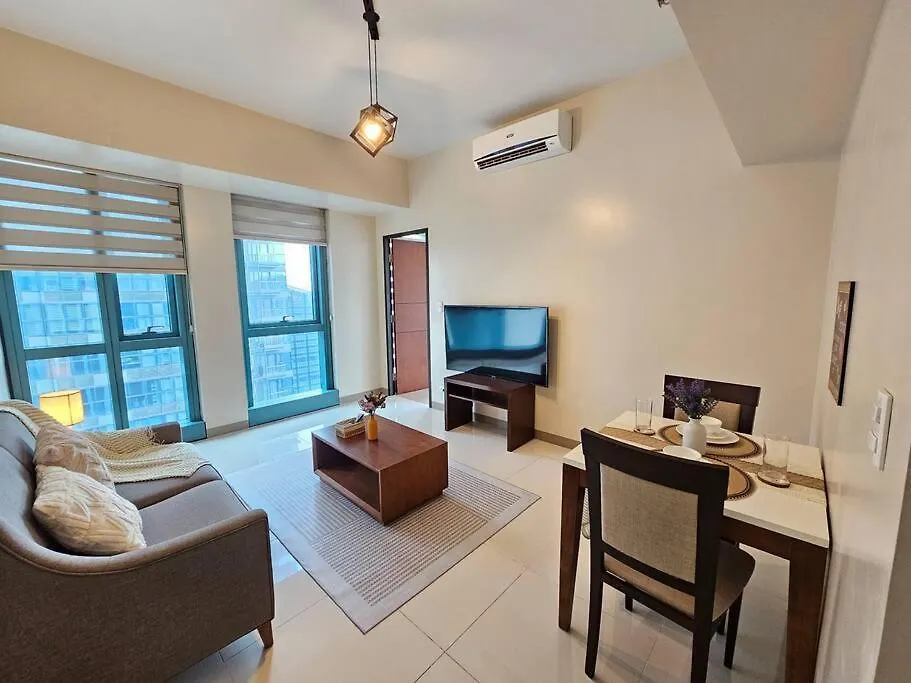 One Uptown Bgc Modern & Spacious, Great Location, 200Mbps & Washer Manilla 0*,